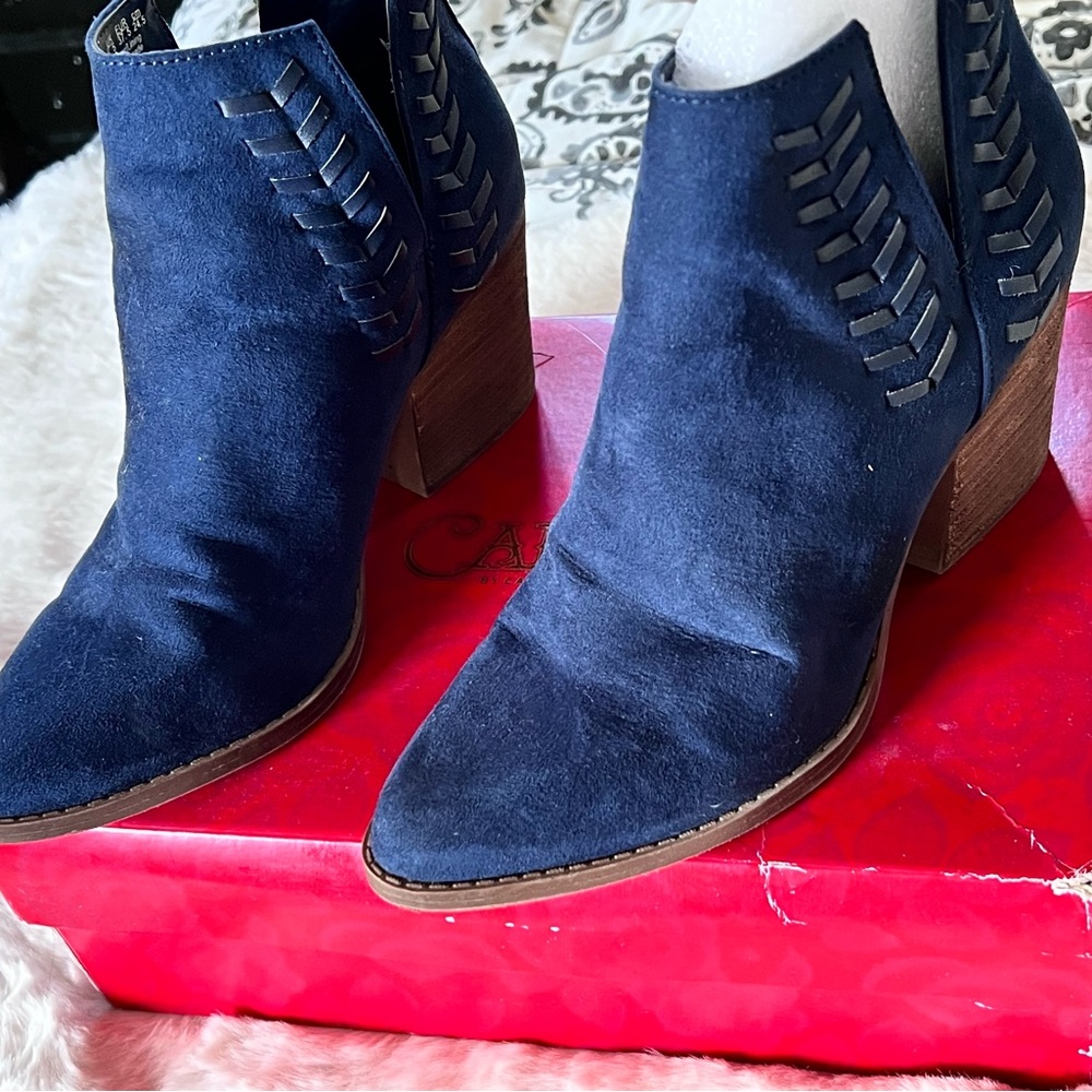 Carlos Santana booties UEC size 7.5